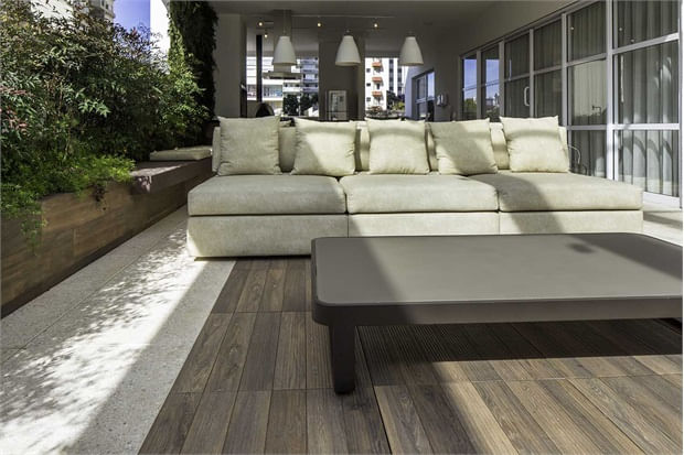 porcelanato-esmaltado-bold-evora-deck-canela-re-60x60--eliane-pisos